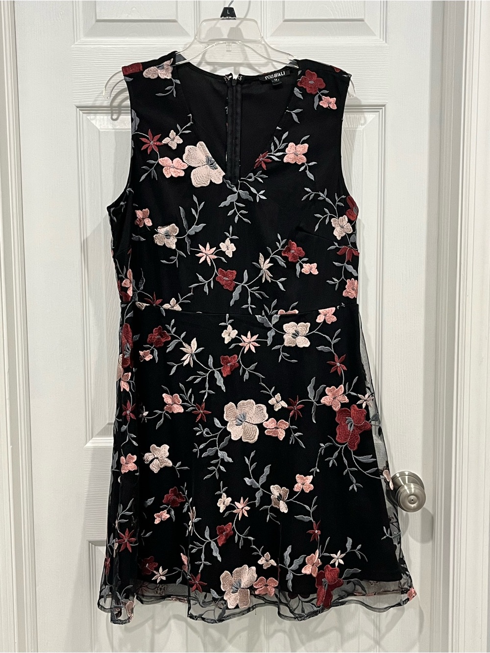 Roz & Ali Black Sleeveless Floral Embroidered Mini Dress